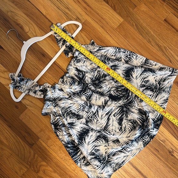 Staccato Black and White Leaf Print Women's Top, flowy, airy, cool, size M - Picture 7 of 12